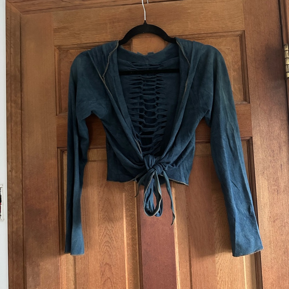 Gypsy Jenny’s Blue Bamboo Tie Long Sleeve Top With Hood